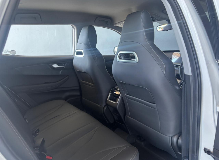 Chery Tiggo Cross 1.5 LiT Auto