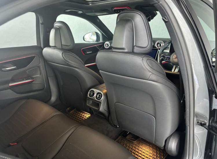 Mercedes-Benz C-Class C200 AMG Line