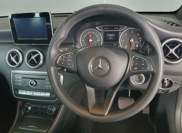 Mercedes-Benz A-Class A200d Style auto