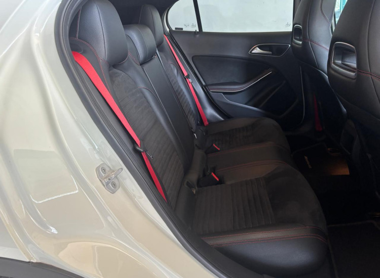 Mercedes-Benz GLA45 AMG 4Matic