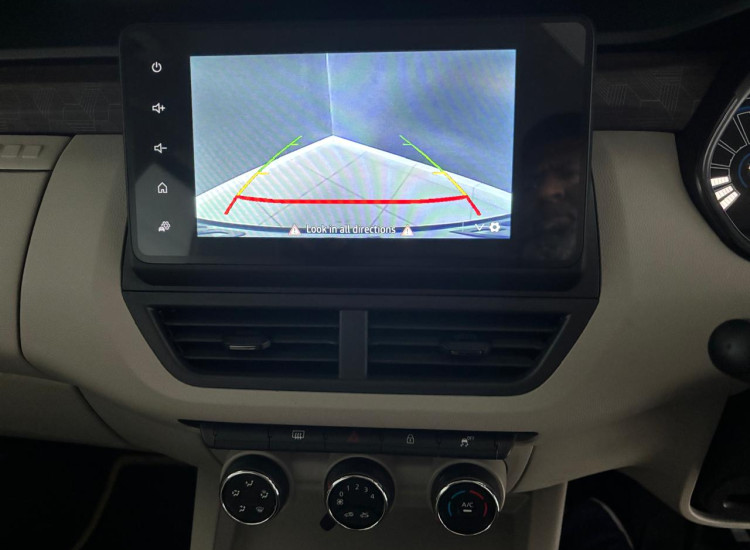 Renault Triber 1.0 Techno