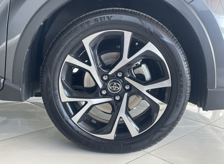 Toyota C-HR 1.2T Plus Auto