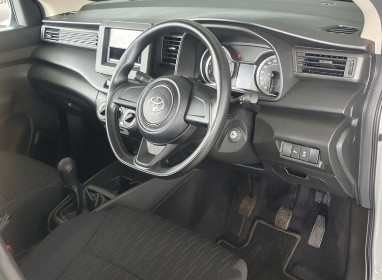  Toyota Rumion 1.5 S